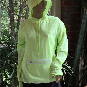 Lululemon lightweight rain shell pullover